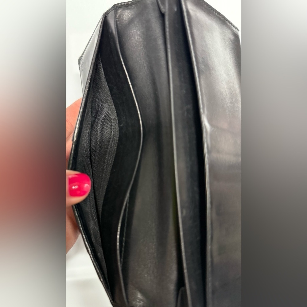 Gucci black leather bifold wallet - Picture 8 of 15